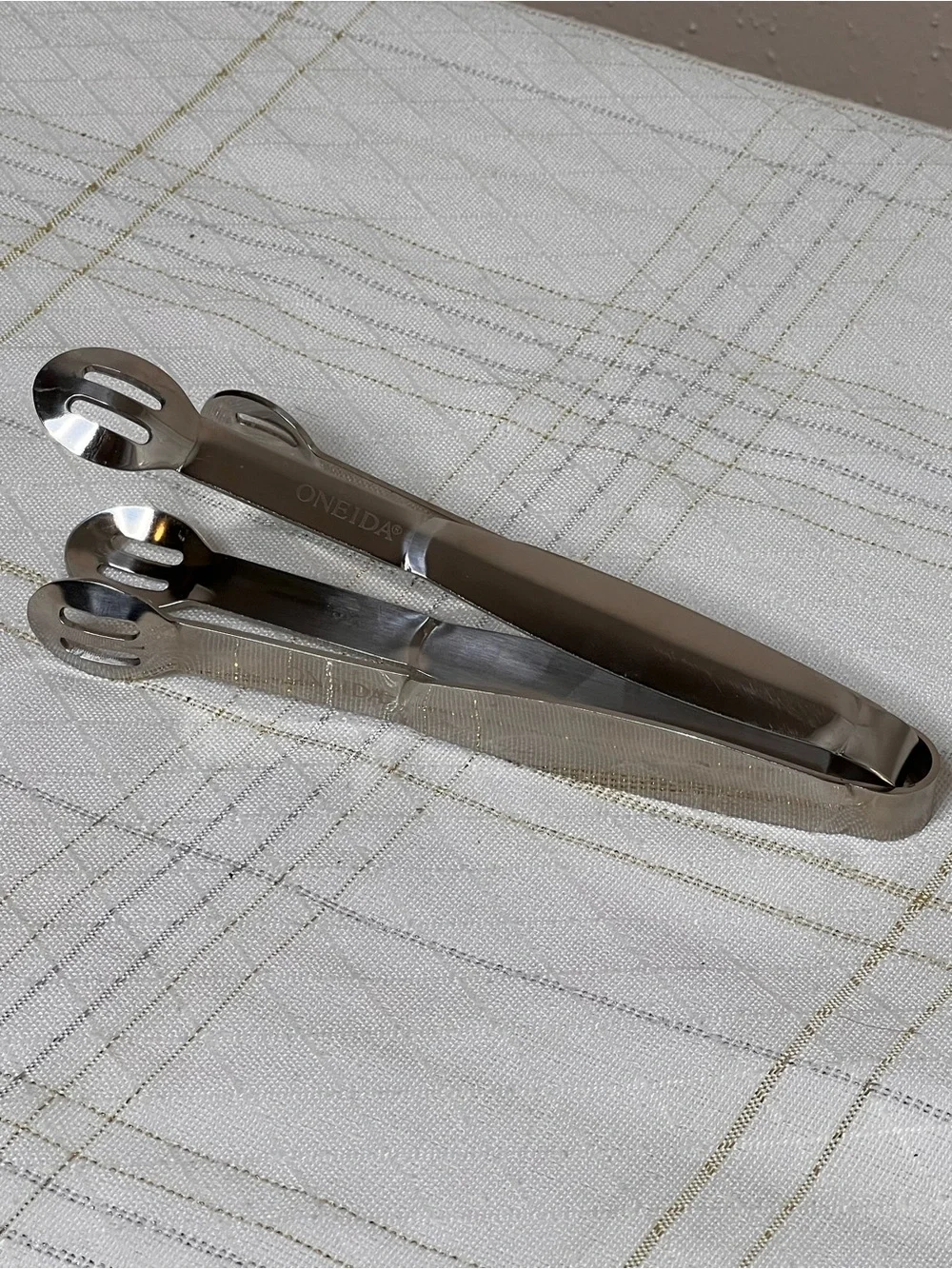 Oneida Stainless Steel  Serving Slotted Tongs 8”  Condaments/Ice (Pair of 2)